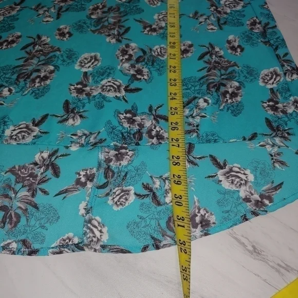 Torrid floral top - Picture 5 of 7